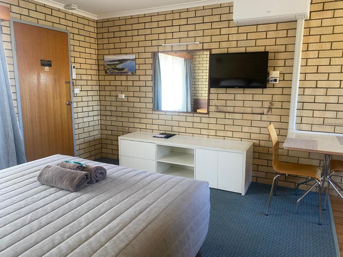 Coastal Comfort Motel Narooma Bagian luar foto